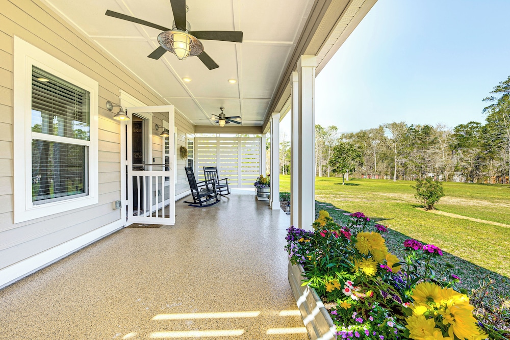18 Mi to Fsu: Quaint Cottage on 8 Acres w/ Grill!