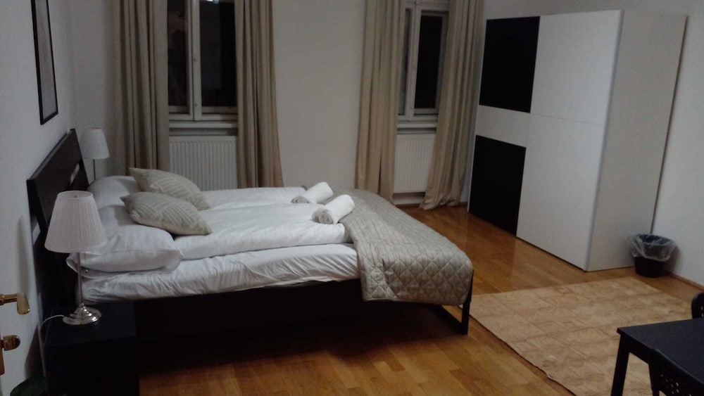 Comfort 2BR Apartment Near Stadthalle