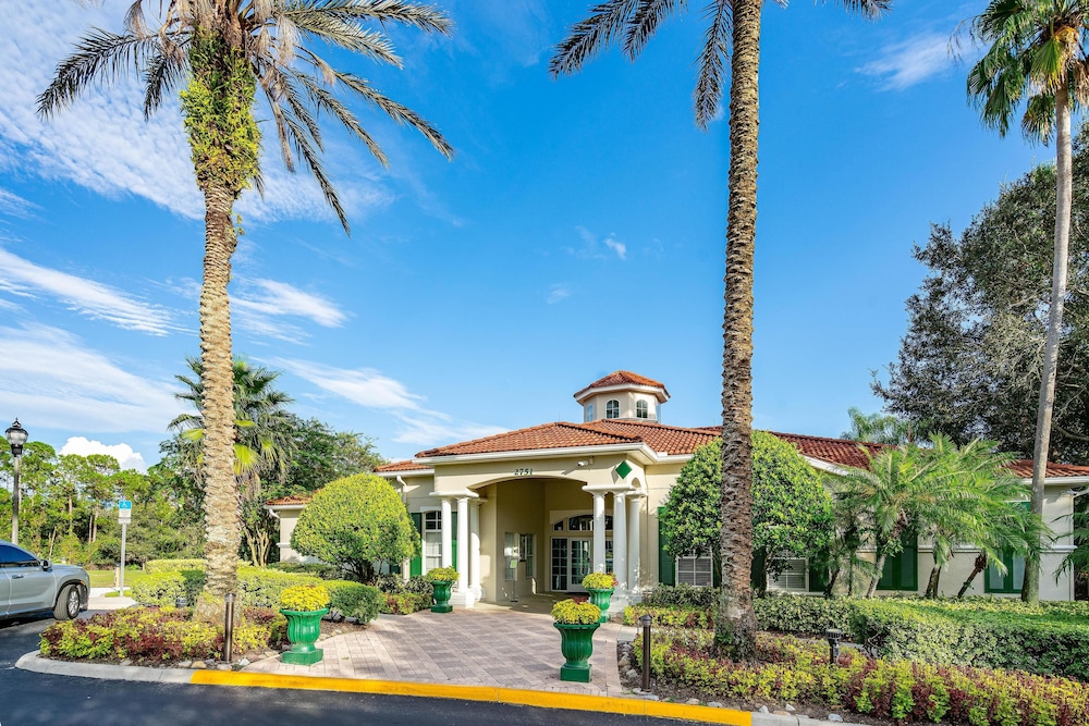 Orlando and Kissimmee Town homes by MyOrlandoStay