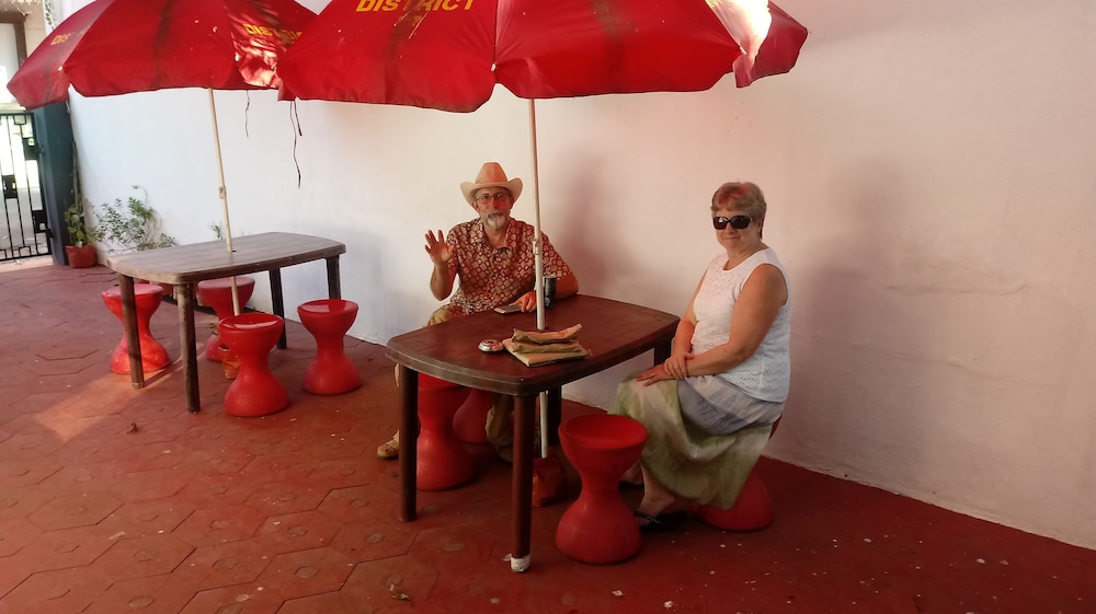 XL Homestay