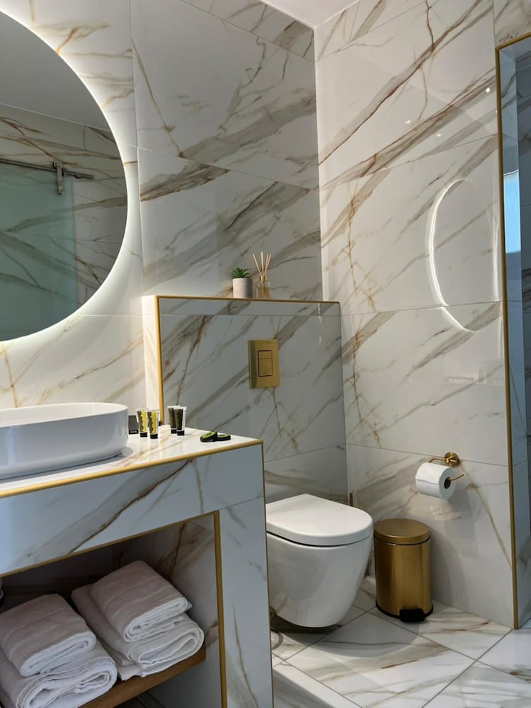 Four Seasons Villas