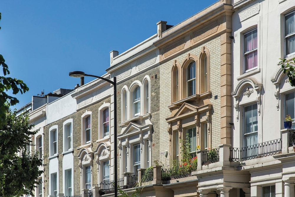 Bassett Road IV by Onefinestay