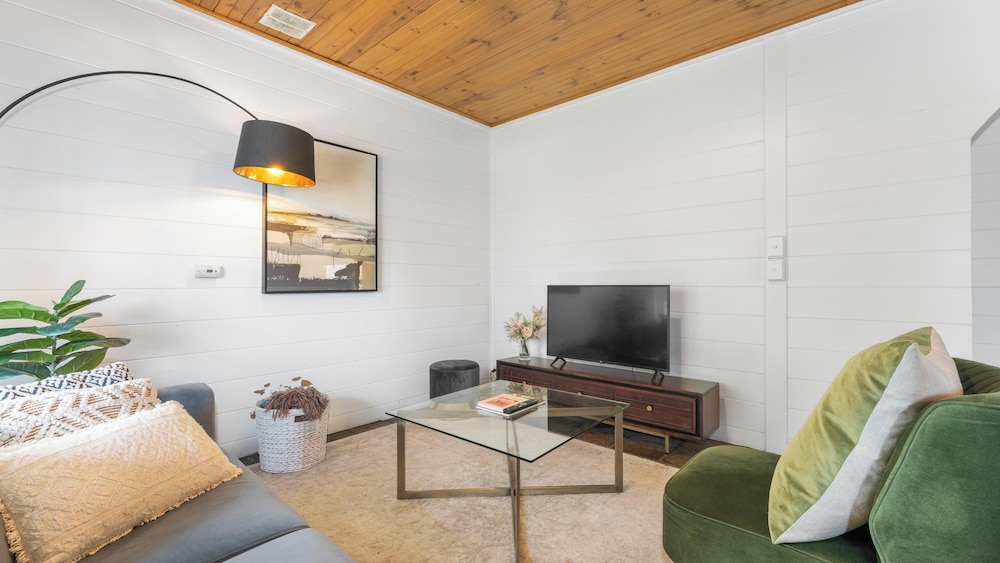 Gray Chalet in Daylesford
