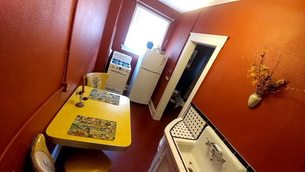 Historic Whiting Hotel Suites - Property Image 9