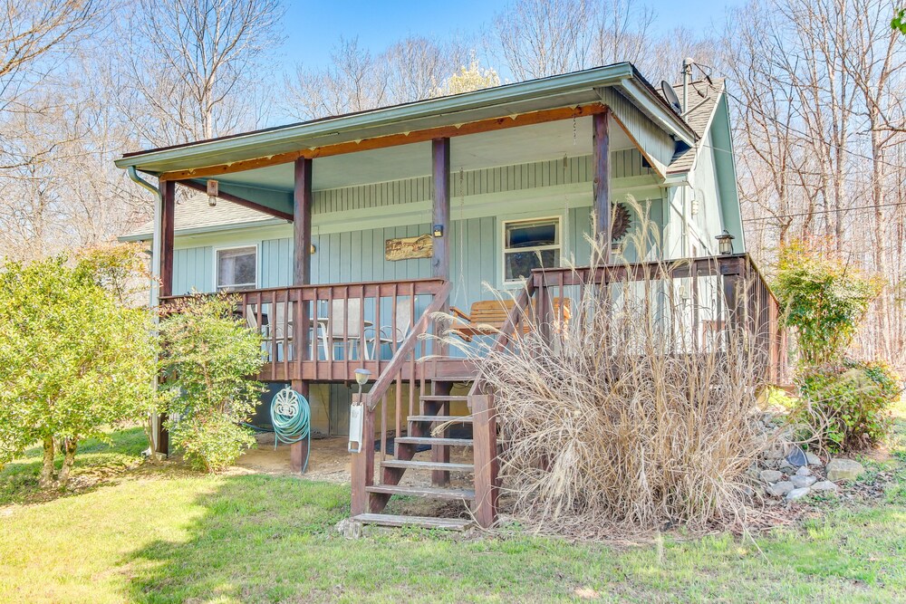 Pet-friendly Byrdstown Cottage w/ Deck & Fire Pit! view 5