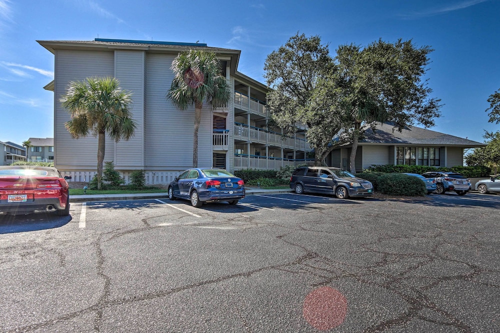 Beach Access: Ocean-view Condo w/ Screened Balcony