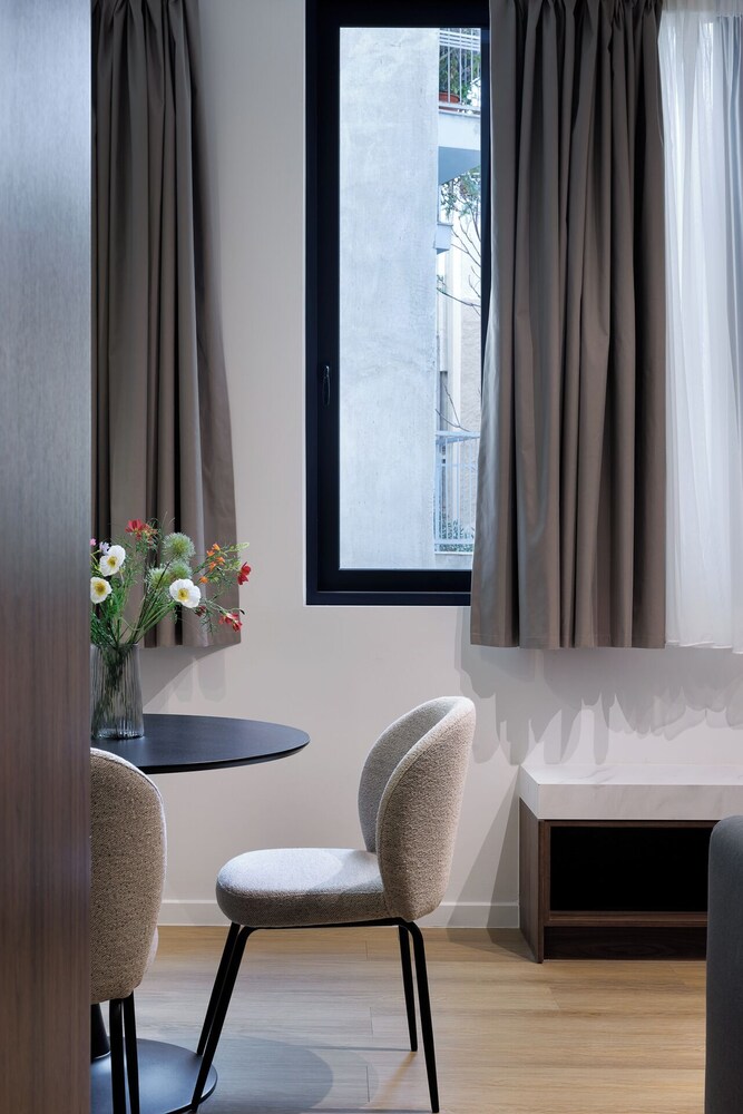 MoRe by Zoia Living