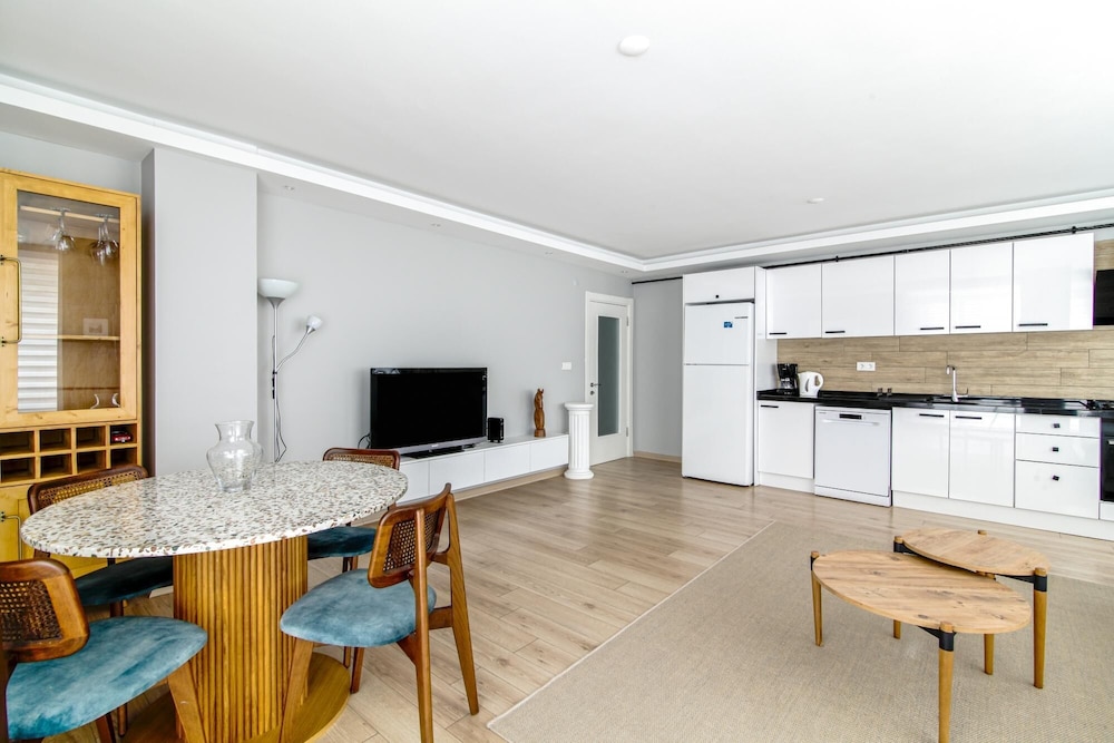 Central and Tastefully Designed Flat in Besiktas