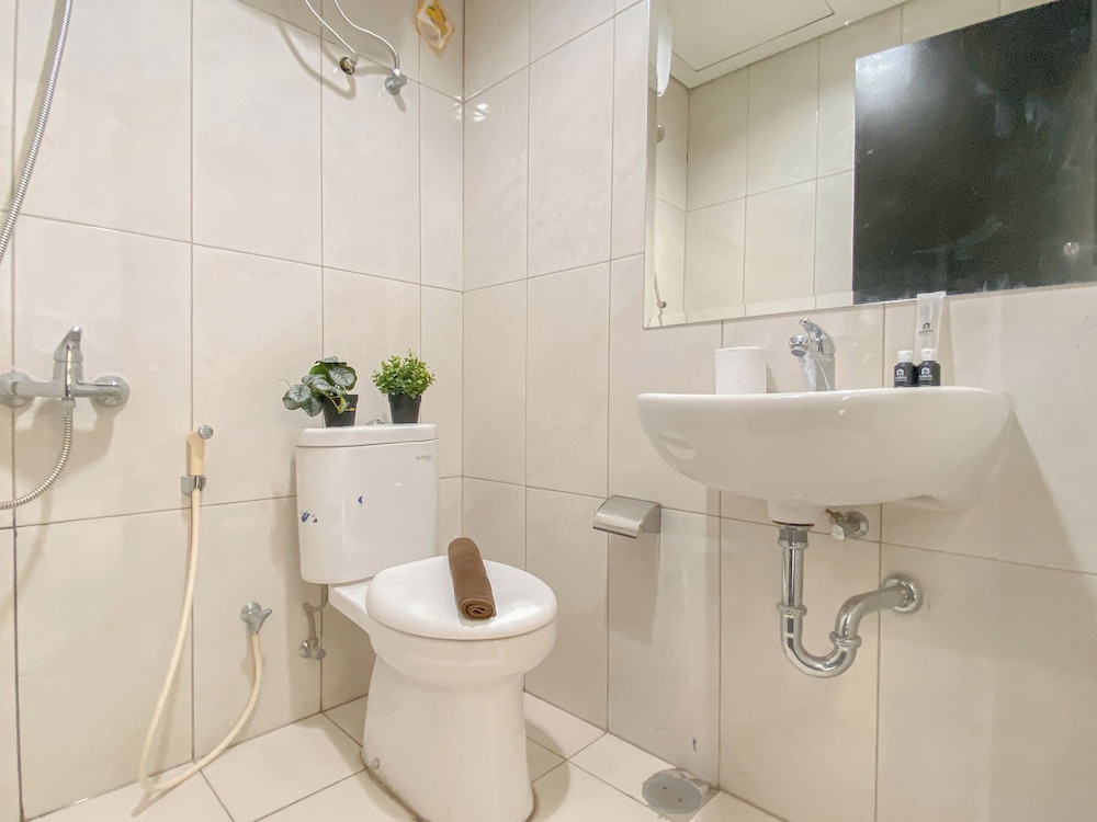New Furnished And Comfy 2Br Apartment Nifarro Park