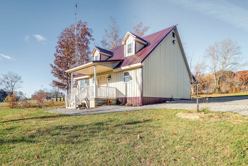 Peaceful Russell Springs Home w/ Fire Pit & Pond! view 4
