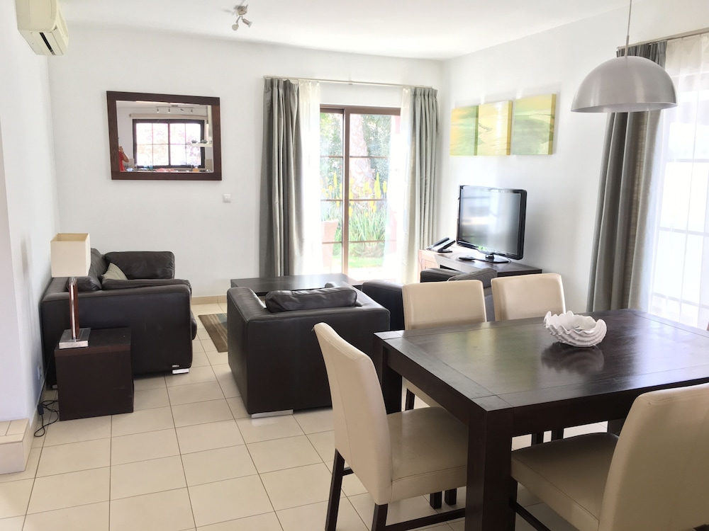 VILLA TORTUGA BEACH RESORT