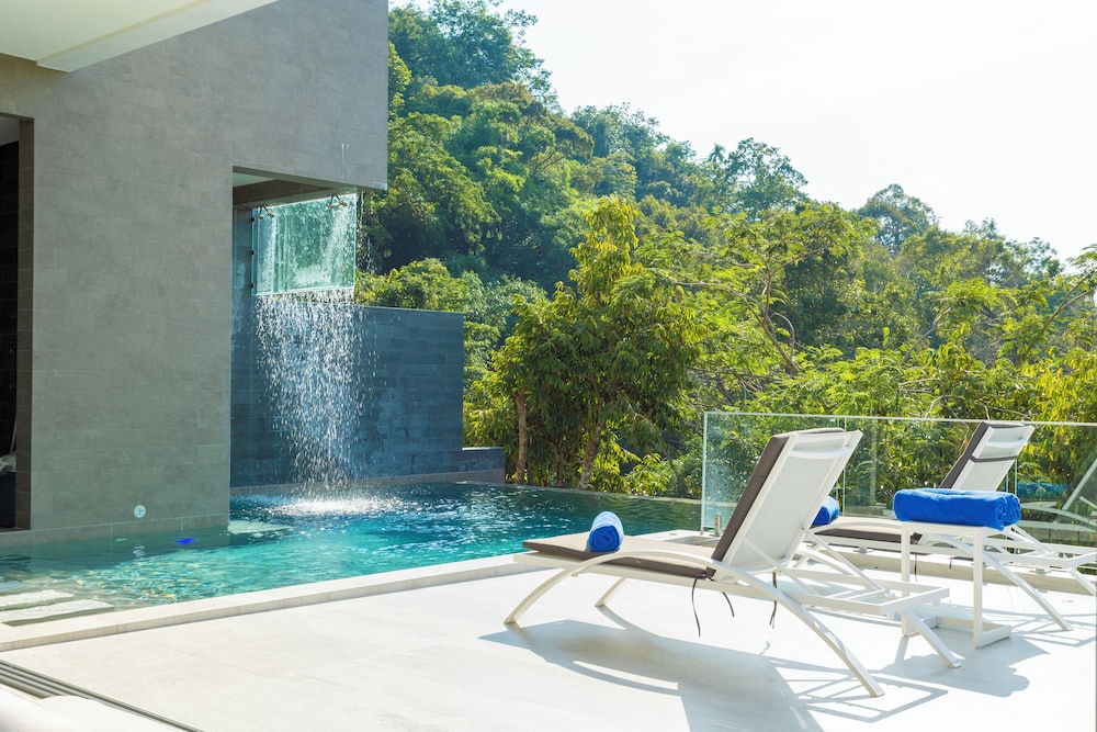 Pool Villa Gym & Ocean Views V111