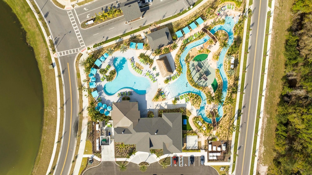4379 SL- Enchantment 4BR Townhome With Pool