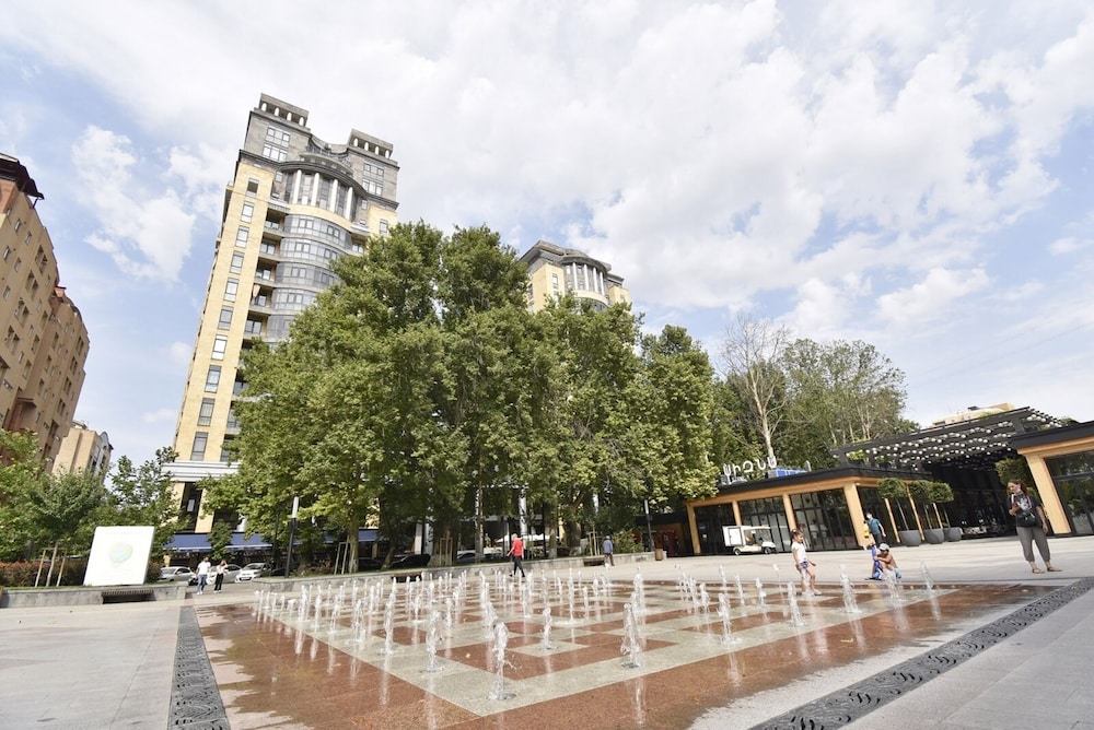 Apartments by Luxe Group DI64