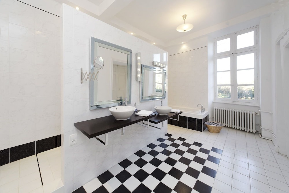 Chateau de Gramazie Chambres d'Hotes - Property Image 52