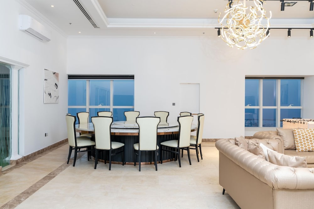 4BR Maid Penthouse w Pool and Jacuzzi