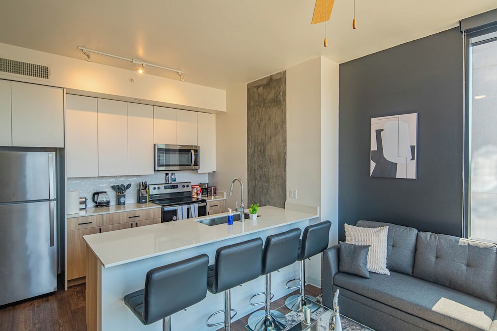 ROVE LIVING/KB - Joy on 4th