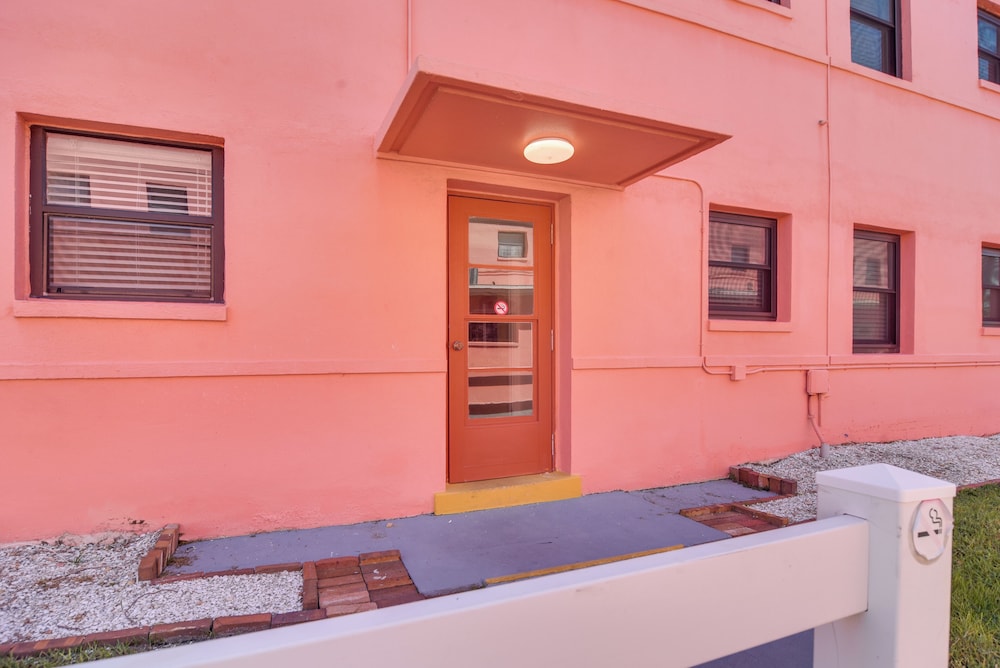 Condo at Upham Beach Park w/ Heated Pool Access!