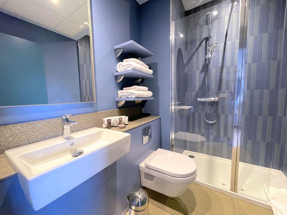 Doncaster Vacations - Hex Wildlife Hotel - Property Image 10