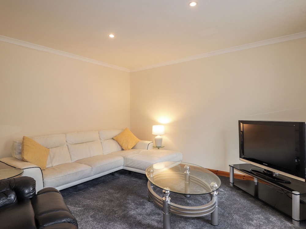 5 Pitgaveny Court