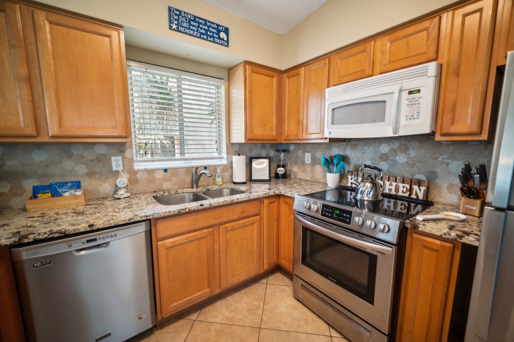 Charming Coastal Retreat Steps From Beach 3 Bedroom Home