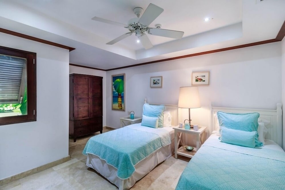 Coral Cove 5 - Condo Shutters view 4