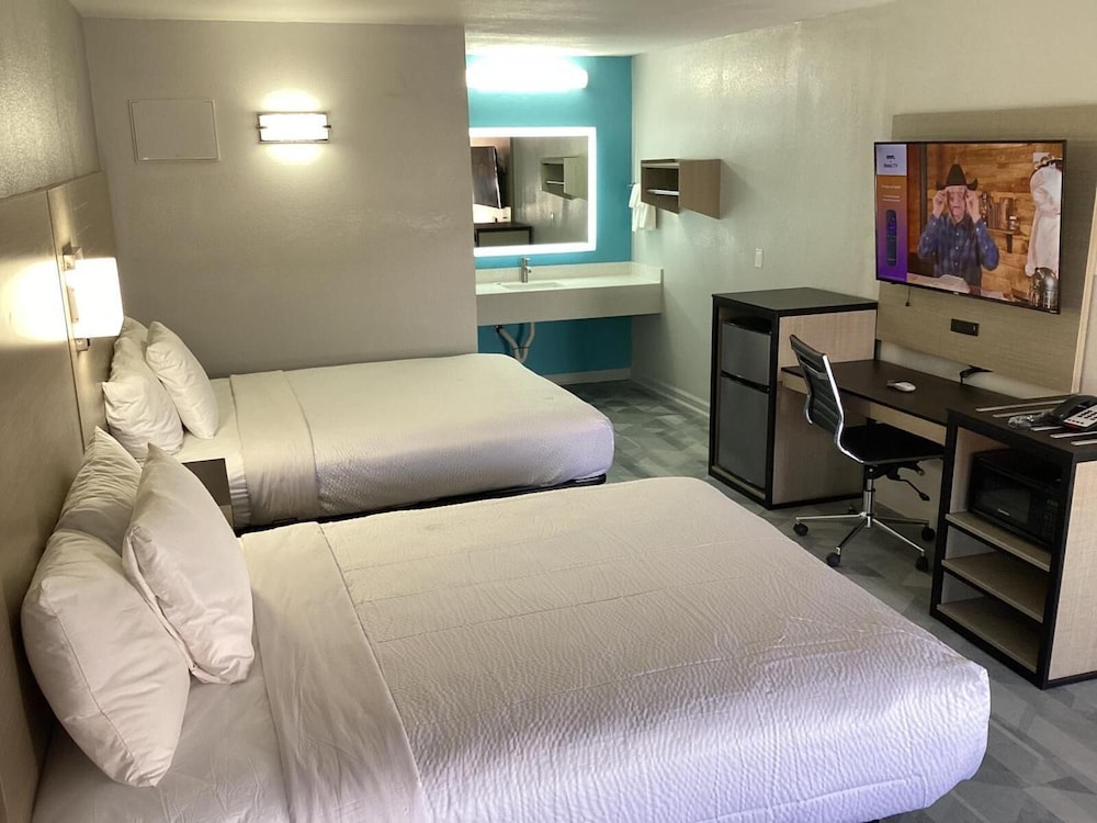 Pleasanton Executive Inn By OYO view 4