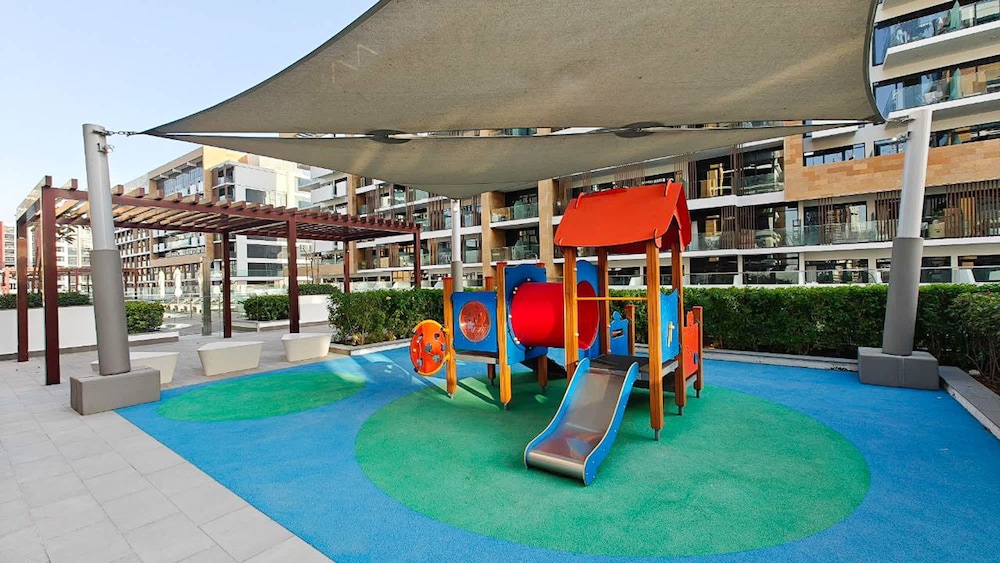 Indulging 1 Bedroom in Azizi Riviera 6