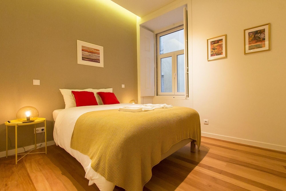 Downtown Prestige by Homing