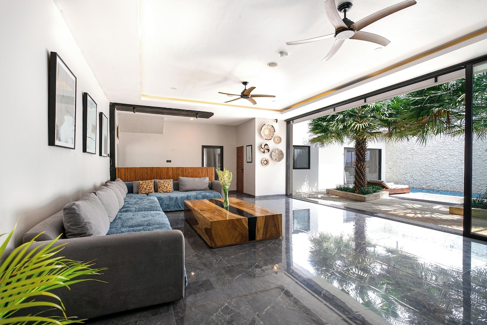 Villa MJ Modern 4BR with Pool & Rooftop