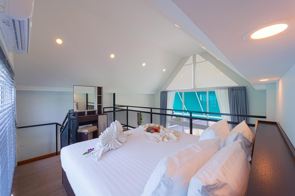 Beautiful new 7 Bedroom Villa Resort CT7