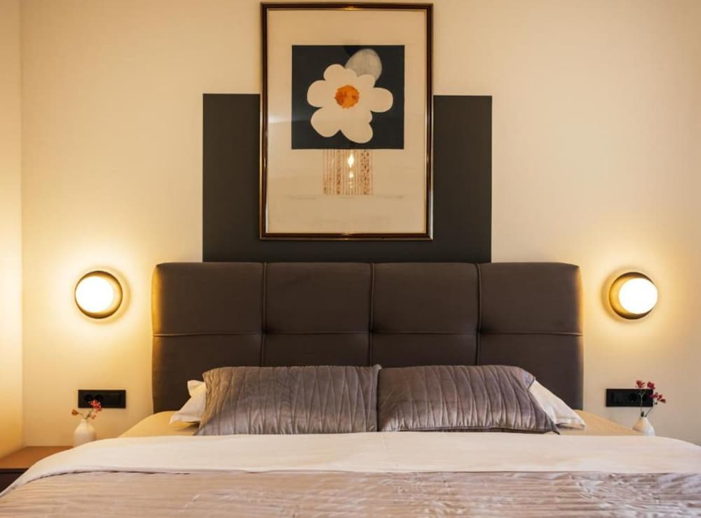 Luxury Villa Lara with Heated Pool, Hot-Tub and Sauna