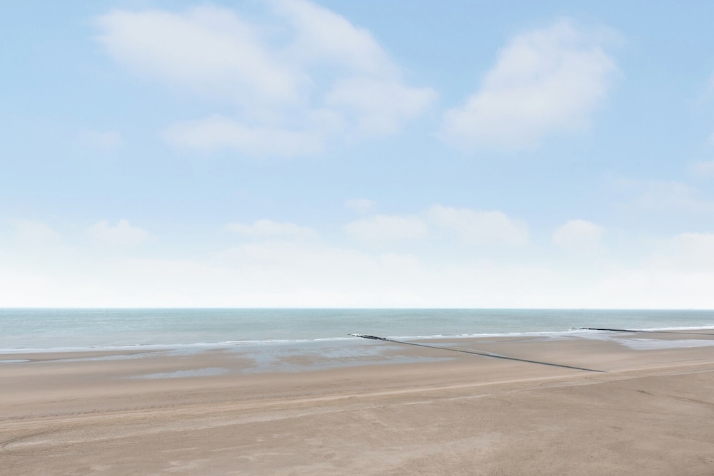 Apartment in Middelkerke With Beach Views