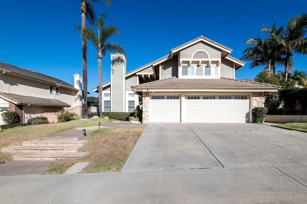 San Diego Vacations - Luxury San Diego House: Beach, Pool  Pet-friendly by Redawning - Property Image 2