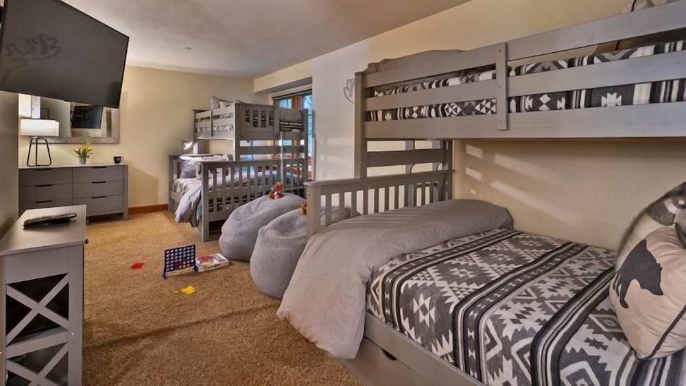 Beaver_creek_chalet_campo