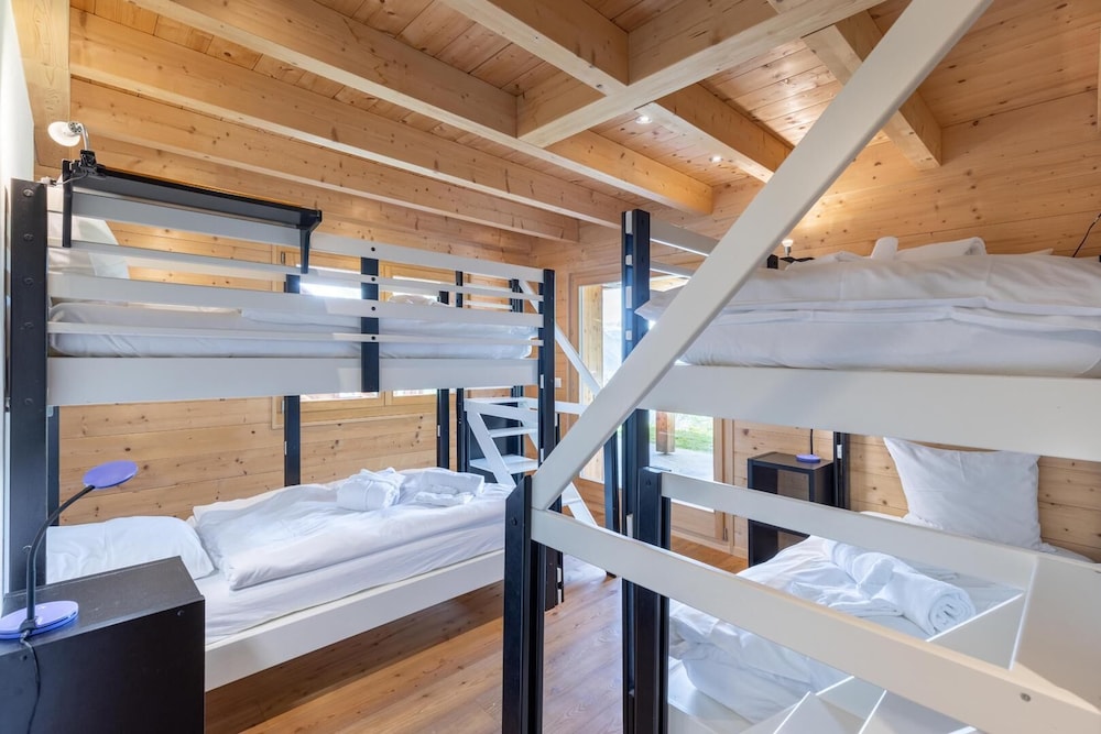 Crystal de Neige Luxury Chalet Spa & Jacuzzi