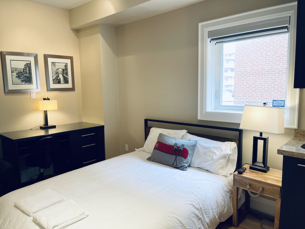 Chic Two Bedroom Downtown Condo - Image 2