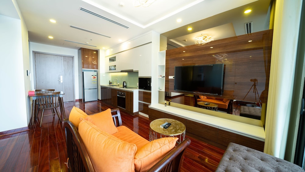Lia House