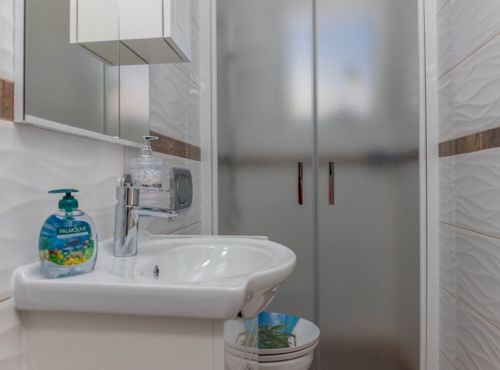 Spacious Novi Vinodolski Apartments With Terrace and Shared Pool