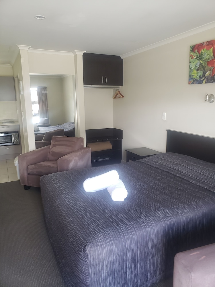 St John's Court Motel