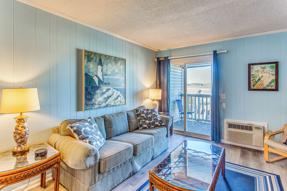 Walk to Ocean: North Myrtle Beach Condo w/ Pool