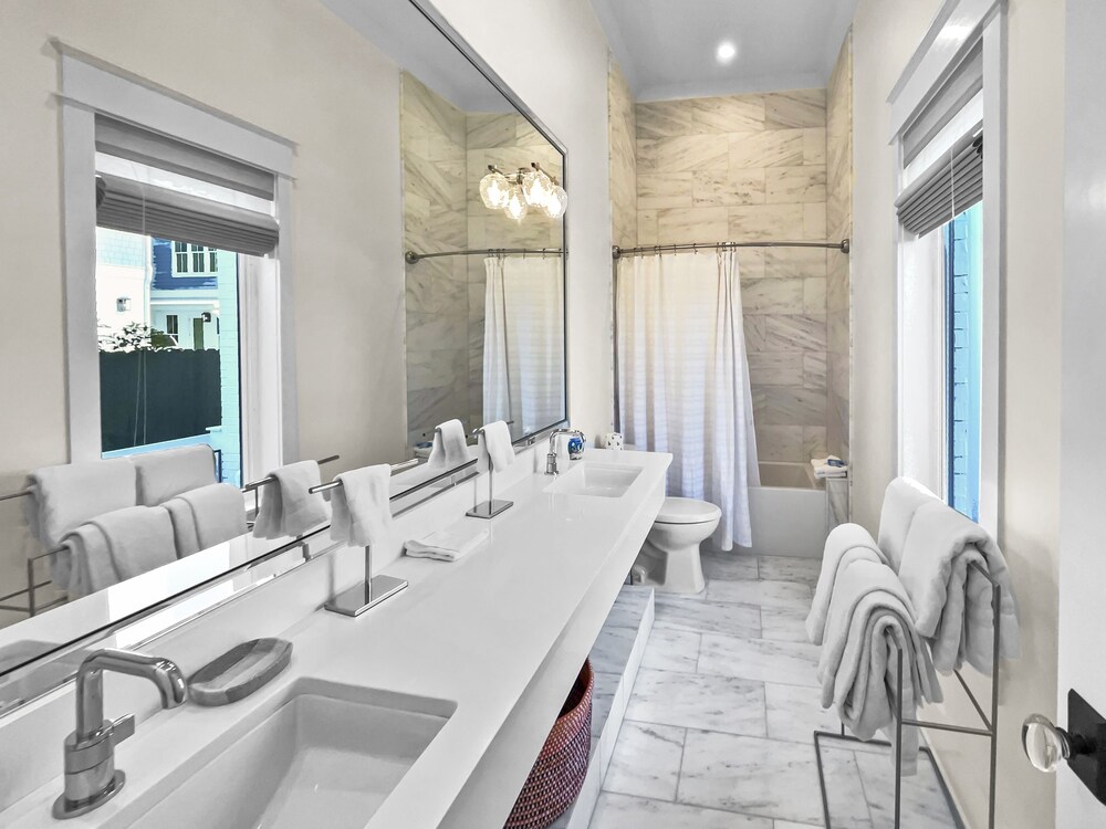 Belle La Mer 7 Bedroom Home by RedAwning view 2