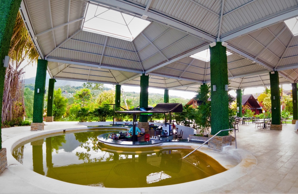 Arenal Paraíso Resort & Thermo Mineral Hot Springs