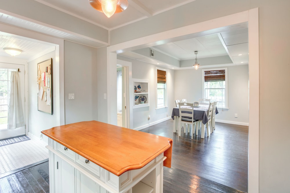 < 1 Mi to Downtown Fort Myers: Tranquil Retreat