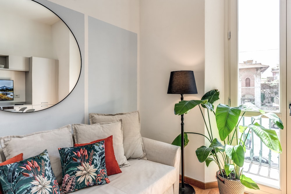 AwesHome Luxury Apartment view 2