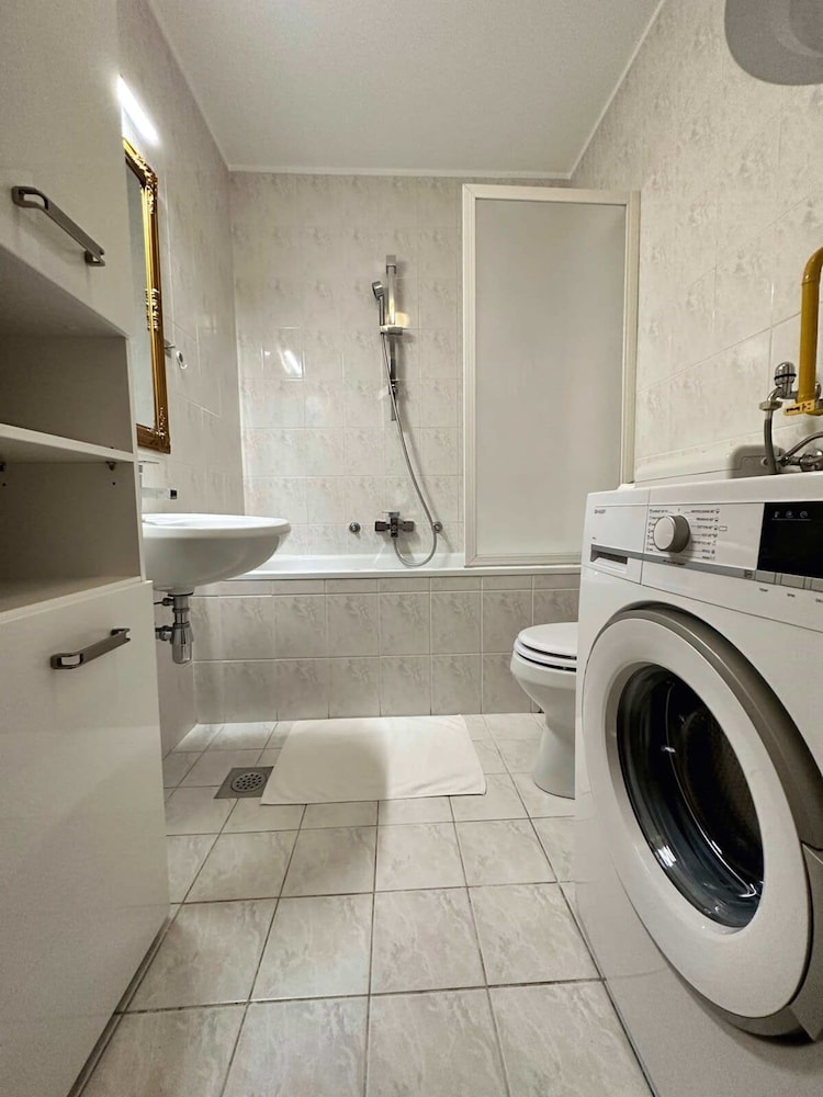 Charming City Loft Apartment With Free Parking