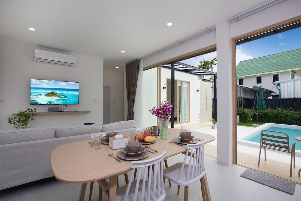 Tropical Life at Seamate 2BR Pool Villa