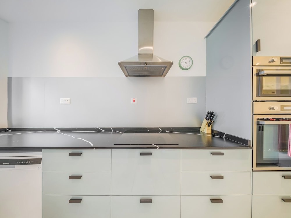 Marina Heights Residences - Dubai Marina