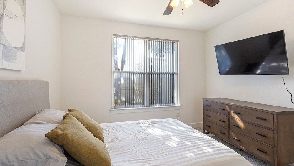 Landing Apartments - North Dallas