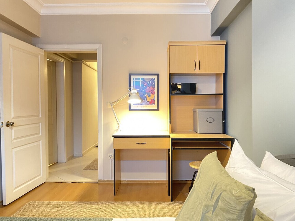 Missafir Sleek Flat in Nisantasi With Terrace
